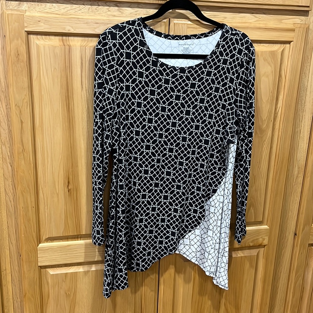 Westbound black/white long sleeve tunic M